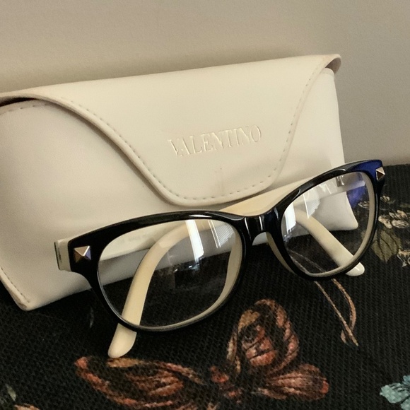 Valentino eyeglass cat eye frames - Picture 5 of 6